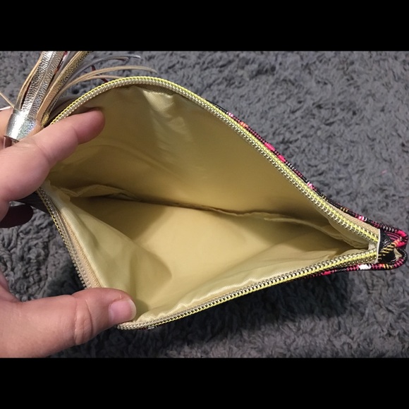 Plaid Zip Pouch - Picture 6 of 7